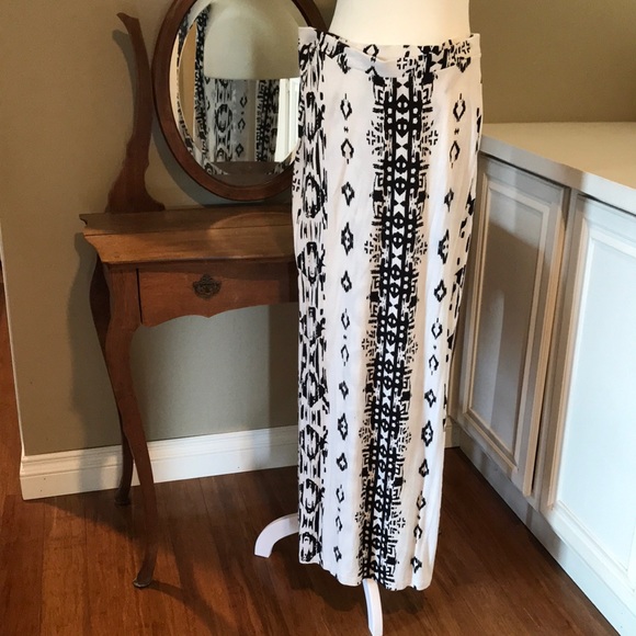 Vintage Havana Dresses & Skirts - Vintage Havana Size Medium Black and White Maxi Skirt